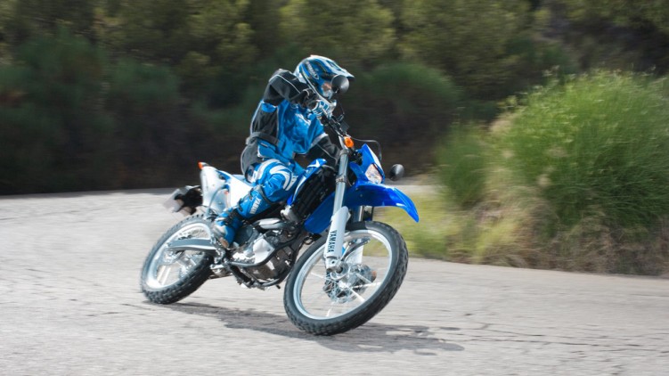 2008-WR250R-action-03 tcm65-208381