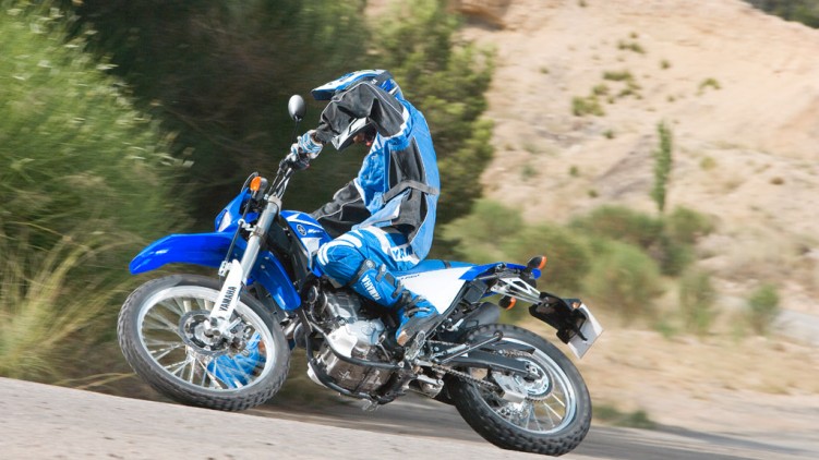 2008-WR250R-action-04 tcm65-208384