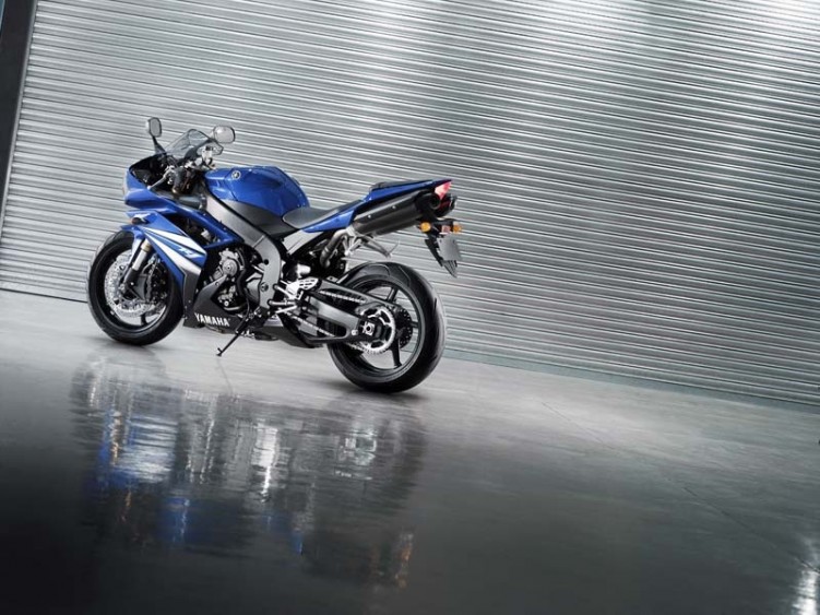 Yamaha YZF R1 2007 02