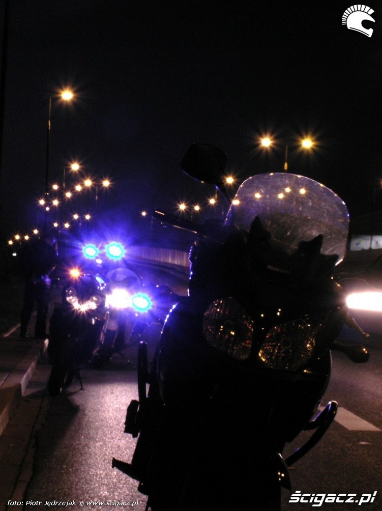policja noc motocykle