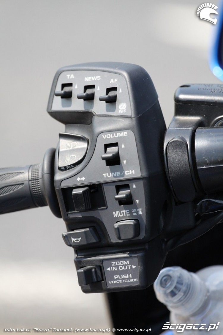 pilot przy kierownicy