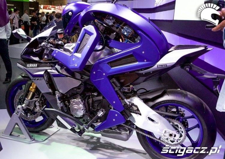 Yamaha Motobot R1 Tokyo Show targi 2015