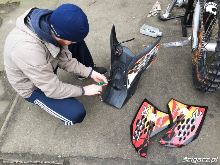 montaz nowych plastikow