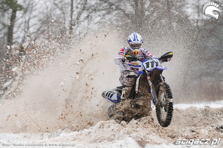 Motocross w sniegu