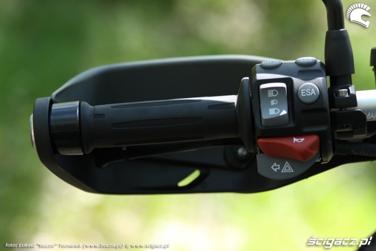 BMW R1200GS manetka esa