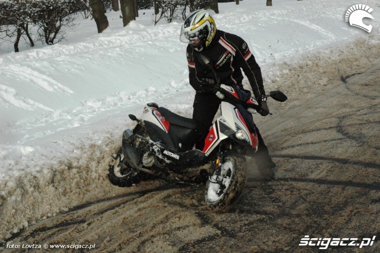 ogniem w snieg magnet rs