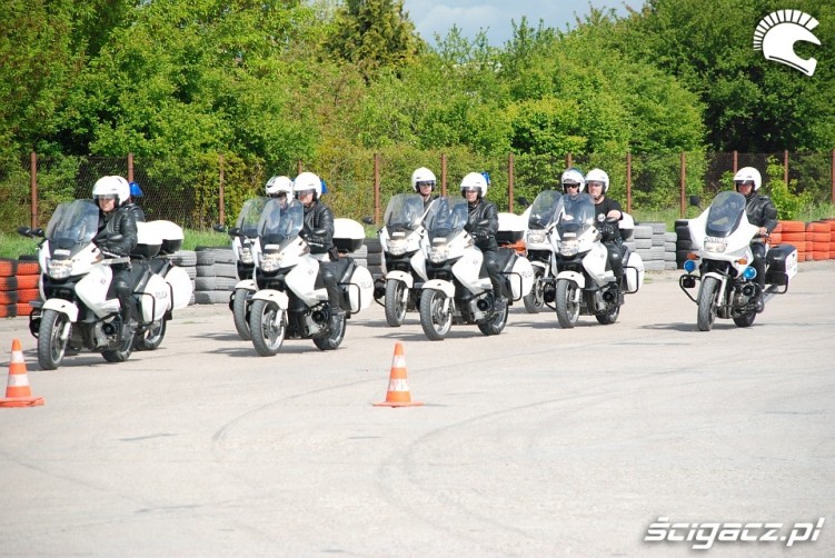Policja na motocyklach