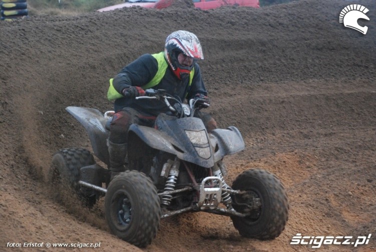 Zawodnik Suzuki quadsport