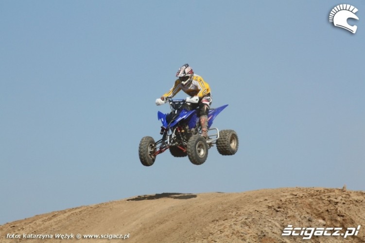 Oboz szkoleniowo-kondycyjny w motocrossie ladowanie