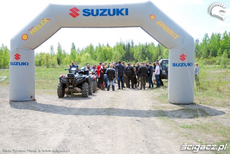 Suzuki Quad Adventure Ogrodzieniec 2009 brama startowa