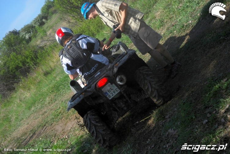 tata udziela rad synowi Suzuki Quad Adventure Ogrodzieniec 2009