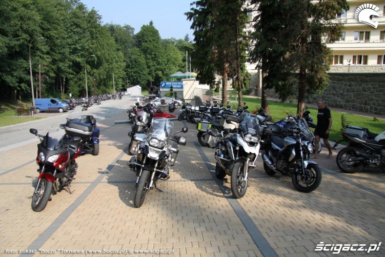 parking pelen motocykli