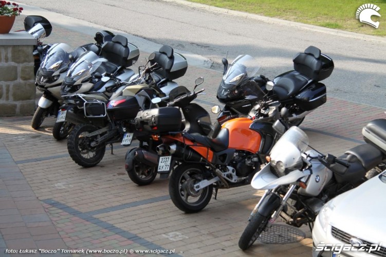 zaparkowane motocykle