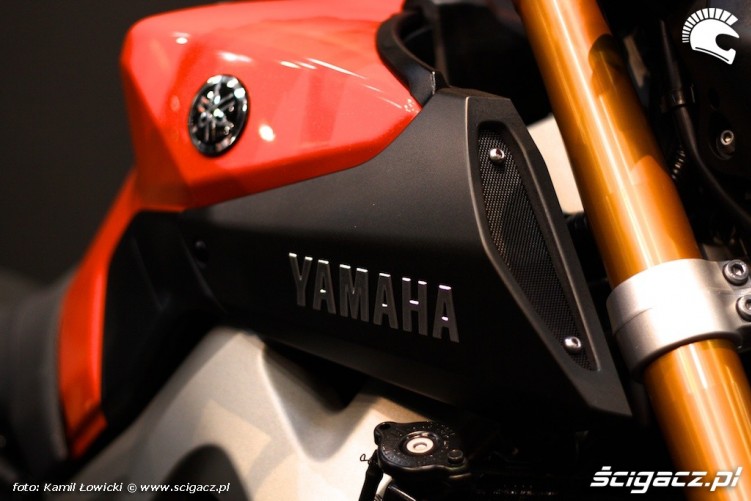 Yamaha z bliska