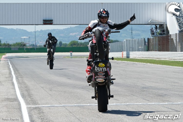 Stunt Show na Ducati