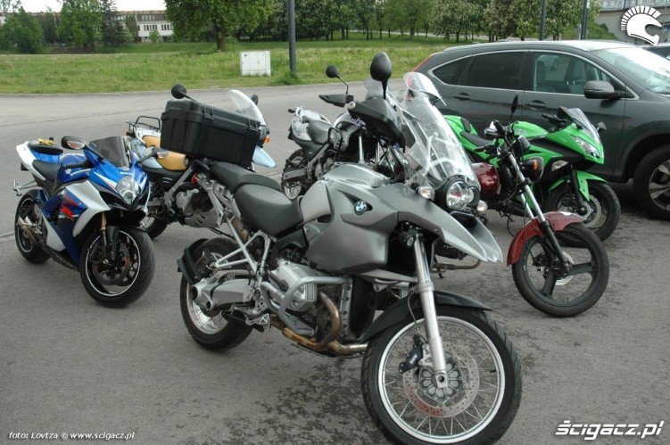 Goscie Piknik motocyklowy na bloniach Narodowego