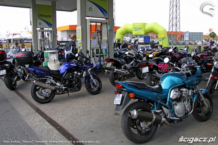 motocykle na stacji BP