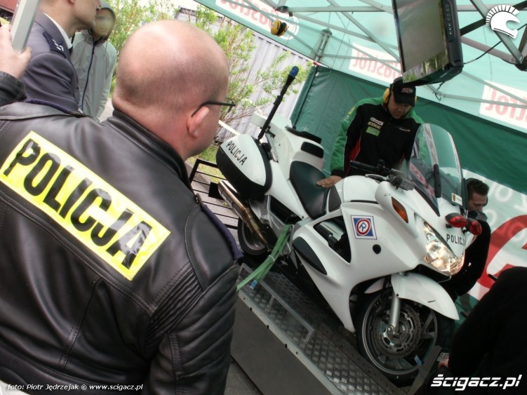 policja na hamowni Lodz 2011 Motocyklowa Niedziela na BP