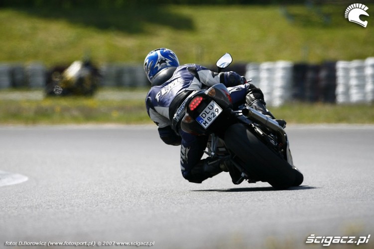 dni suzuki poznan 2007 zakret