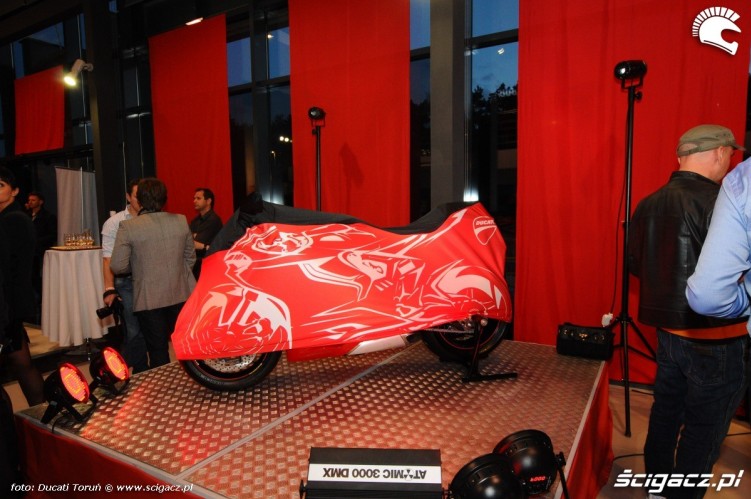 W oczekiwaniu na prezentacje