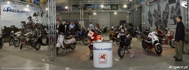 stoisko arcus romet wystawa motocykli warszawa 2009 Panorama2