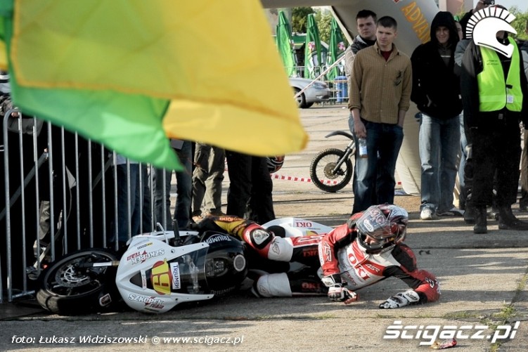 Extreme moto 2009 Szkopek w barierkach