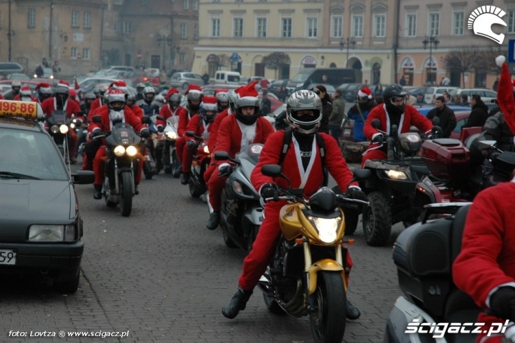 Mikolaje na motocyklach Lublin 2009 kolejka do wyjazdu