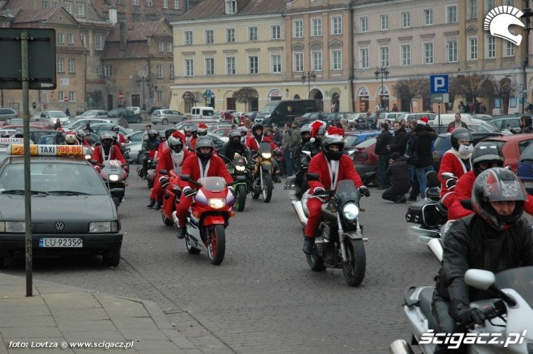 Mikolaje na motocyklach Lublin 2009 wyjazd z placu