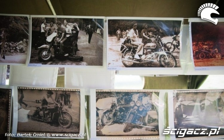 Wystawa zdjec motocyklowych