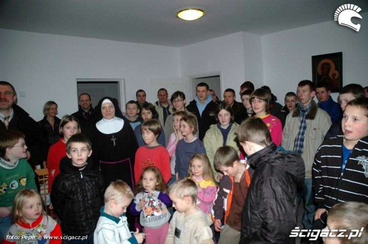 Dzieci i opiekunowie z domu dziecka