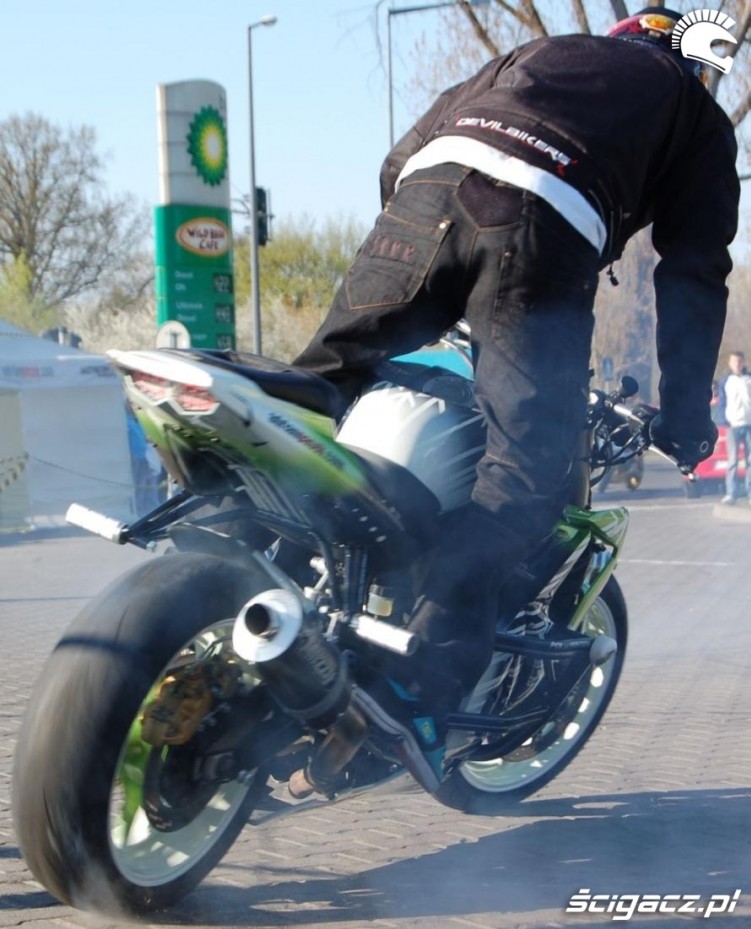 pasek palenie motocyklowa niedziela na BP w Poznaniu 2010