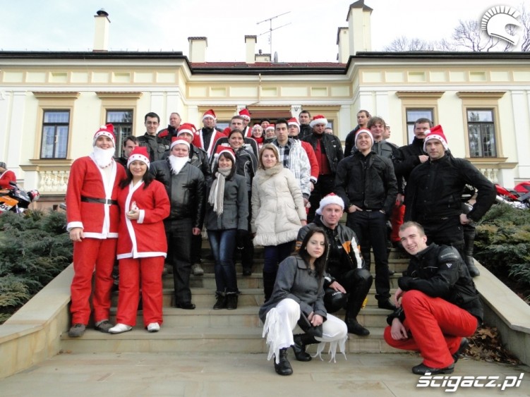 Wspolne zdjecie Mikolaje na motocyklach na Podkarpaciu