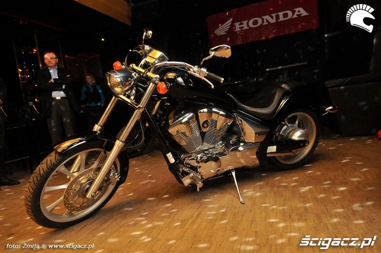 2010 VT1300CX Honda czarna