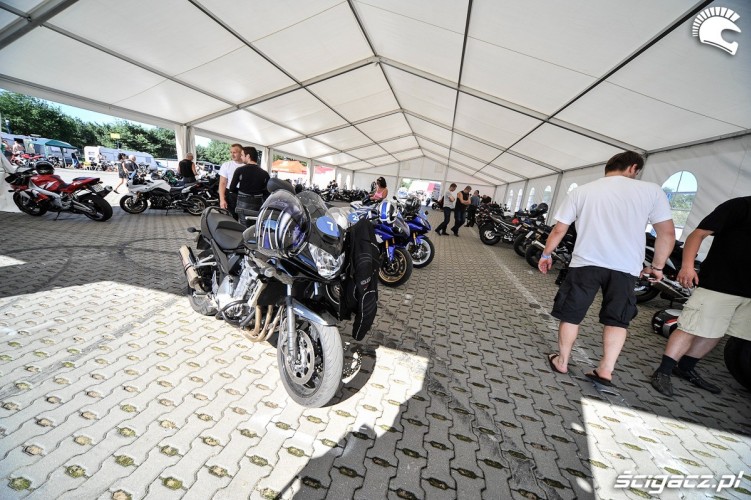 motocykle pod namiotem Platinum Yamaha Street Experience 2012