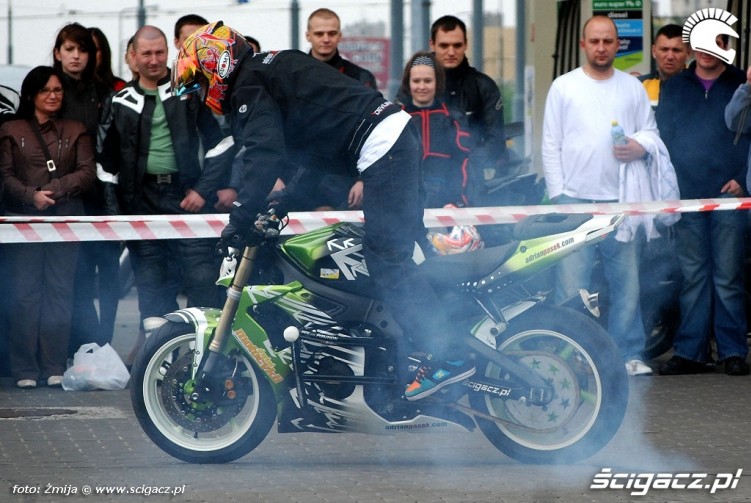 Palenie gumy Pasio BP BP - motocyklowa niedziela 2010