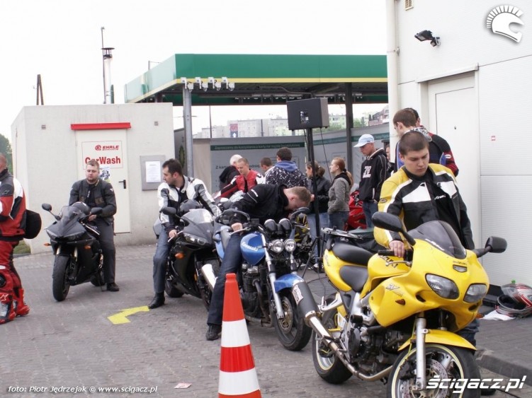 kolejka na hamownie motocyklowa niedziela BP 2010