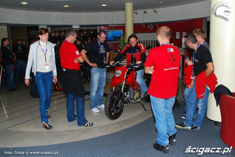 Pierwsze przymiarki do Ducati Hypermotard