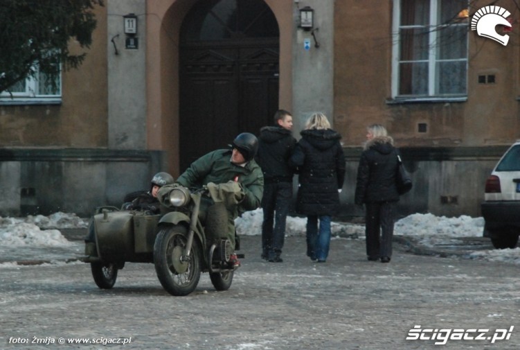 slizg motocyklem zabytkowym zima