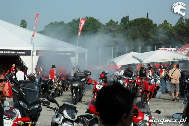 Ducati WDW 2010 palenie gumy