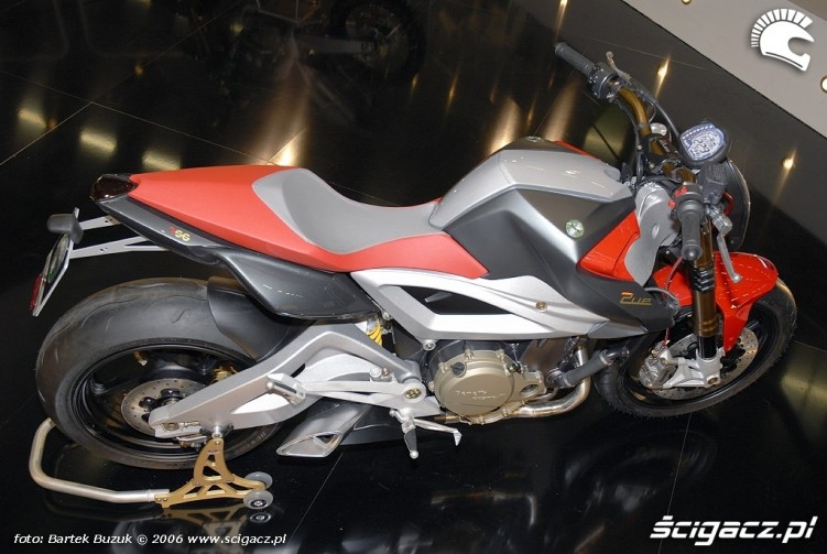 intermot Benelli modele czerwony 2007 30