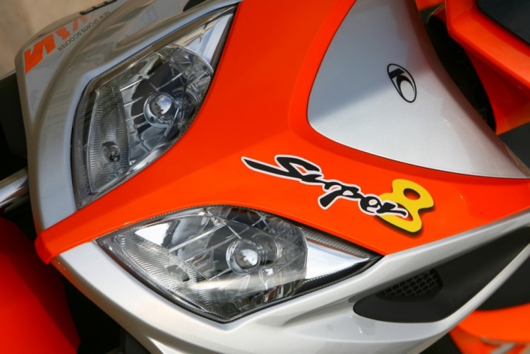 swiatla Kymco Super 8 125