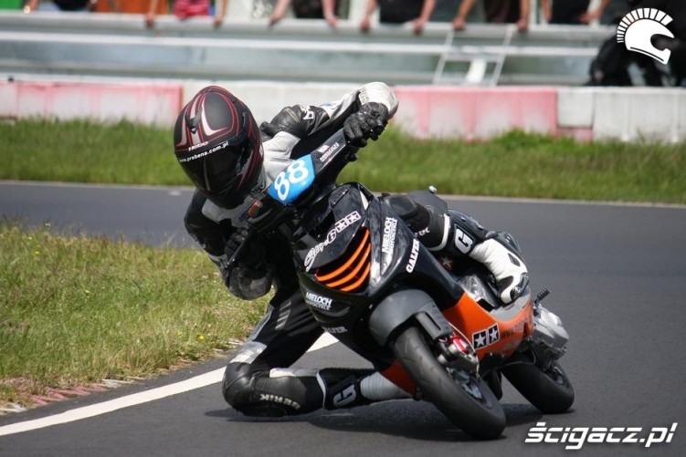 zawodnik zakret IDSM