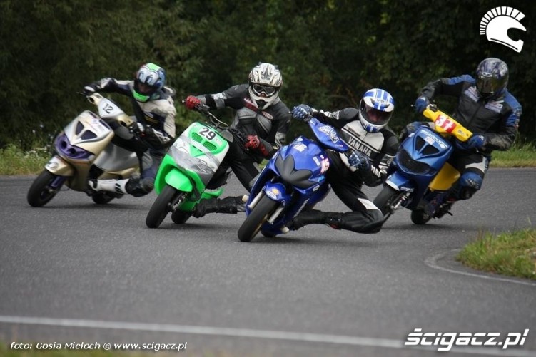 skutery bydgoszcz walka na zakrece