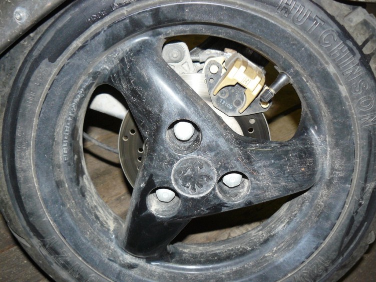 Przednia tarcza hamulcowa