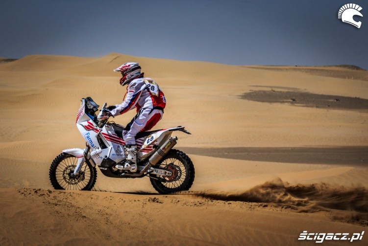 Norbert Madetko pustynia Abu Dhabi Desert Challenge 2014