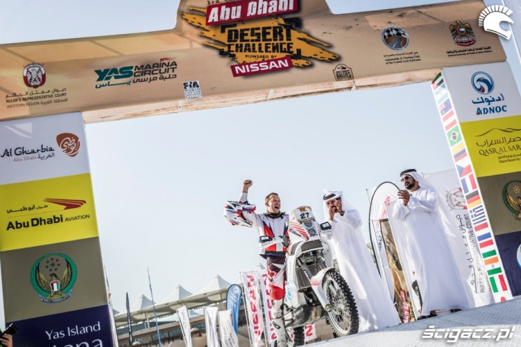 Pawel Stasiaczek meta Abu Dhabi Desert Challenge 2014