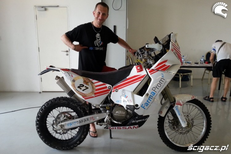 Pawel Stasiaczek ze swoim motocyklem