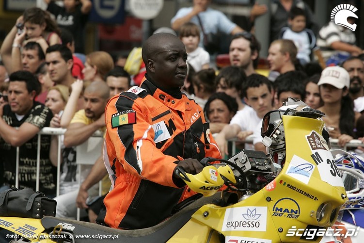 Reprezentant Senegalu na motocyklu rozpoczecie Dakaru 2010