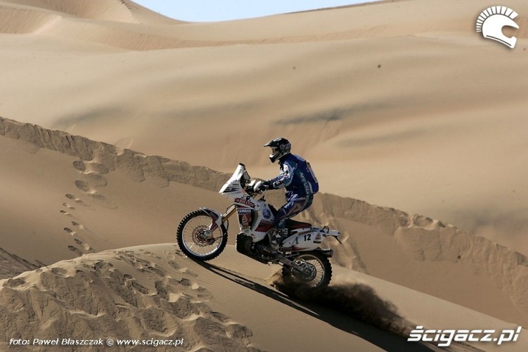 Rajd Dakar pustynia Atacama Motocyklista