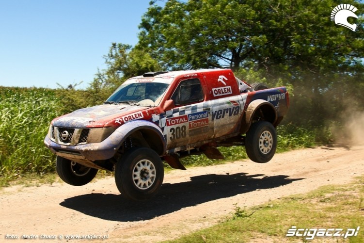 Rajd Dakar 2010 Krzysztof Holowczyc na trasie